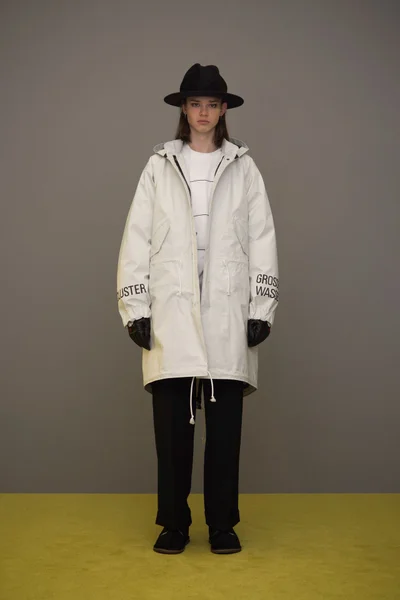 Look 34